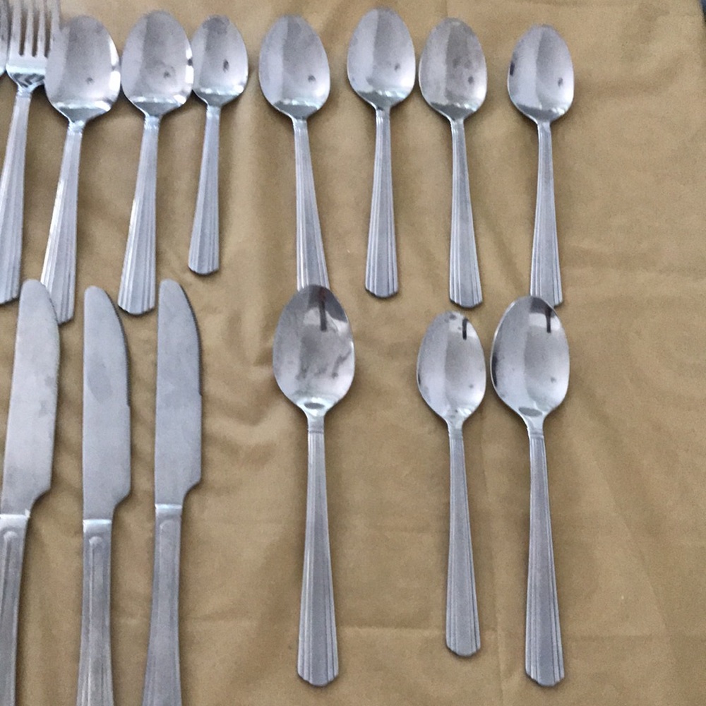 Stainless flatware 26 pc - Picture 2 of 3